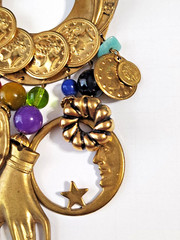 Vintage Katrina Signed Large Gold Tone Dangle Brooch Retro Shabby Chic Boho