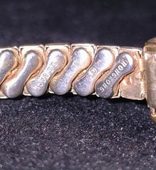 Vintage 1975 Timex Ladies Mechanical Watch Oval Gold Tone Caliber 23 RUNNING