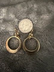 Vintage Woman’s Gold Circle / Hoop Dangle Clip On Earrings