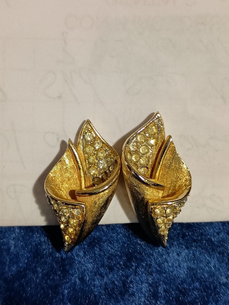 Vintage Francois clip earrings. This is for a pair of signed, vintage earrings