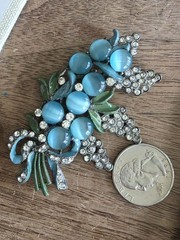 Stunning Vintage Pot Metal 1930s Lucite Faux Moonstone And Rhinestones Brooch