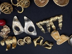 Fun Vintage 90’s Earrings Lot of 19 Chunky Big Gold Tone Earrings Hoops Mix Lot