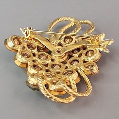 Vintage Rhinestone Grape Brooch Yellow Green Glass Gold Tone Fruit Pin 2.25″