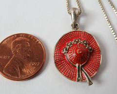 VTG WOMEN ENAMEL CHARM PENDANT STERLING SILVER LADIES RED HAT 21MM CHAIN 17 1/2″