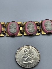 Vintage Retro Era Molded Pink & White Lucite Cameo Plaque Tennis Bracelet 6 3/4”