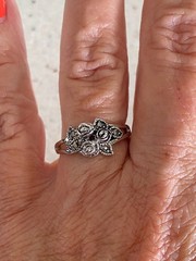 Floral Marcasite Style Statement Cocktail Ring Silver Tone Flowers Band Size 6