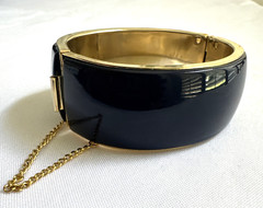 Vintage Navy Blue & Gold-Tone 1-Inch Thick Hinged Bangle Bracelet with Safety Ch