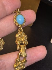 Vintage ART Gold Tone Turquoise Cabochon Link Bracelet 7.5” Signed