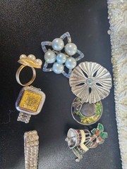 Vintage jewelry set of 21 in vintage purse