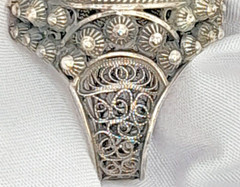 Silver Toned Beehive Compartment Ring Size 6 – 14.86 grams – Intricate Detail