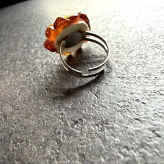 Unique cognac Whole Stone natural Amber Ring 2.45g
