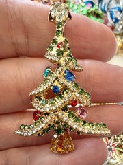 Vintage Bauer Christmas Tree Brooch Pendant Rhinestone Gold Tone Pin 2”