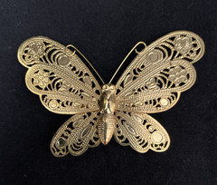 Vintage Butterfly Brooch Gold Tone Filigree Delicate Retro Classic
