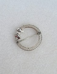 Antique Vtg 14k White Gold Filigree Art Deco Bow Ribbon Wreath Brooch Pin