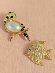 Lot Of 7 Vintage Brooches Animals Birds Rhinestone Enamel Charming Good Quality!
