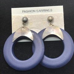 Vintage High End Fashion Jewlery SIlver tone Lg Blue Resin Pierced Earrings