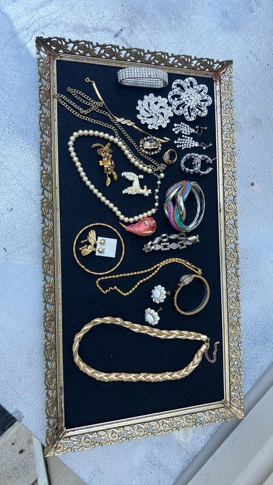 Mixed costume jewelry rhinestones lot a lot of nice pieces d6