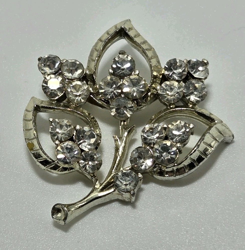 VTG Silver Tone Leaf & Clear Rhinestone Brooch Pin Dimensional Unknown Brand