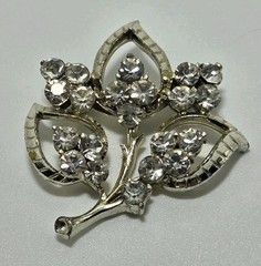 VTG Silver Tone Leaf & Clear Rhinestone Brooch Pin Dimensional Unknown Brand
