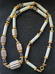 VINTAGE STUNNING MILK BLACK GLASS SIGNED MONET NECKLACE