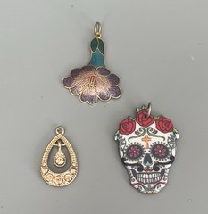 VTG Lot 10 Pendants Mixed Materials Cloisonné Acrylic Metal Enamel