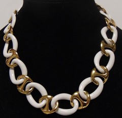 NAPIER White and Gold Interlocking Chain Collar Necklace