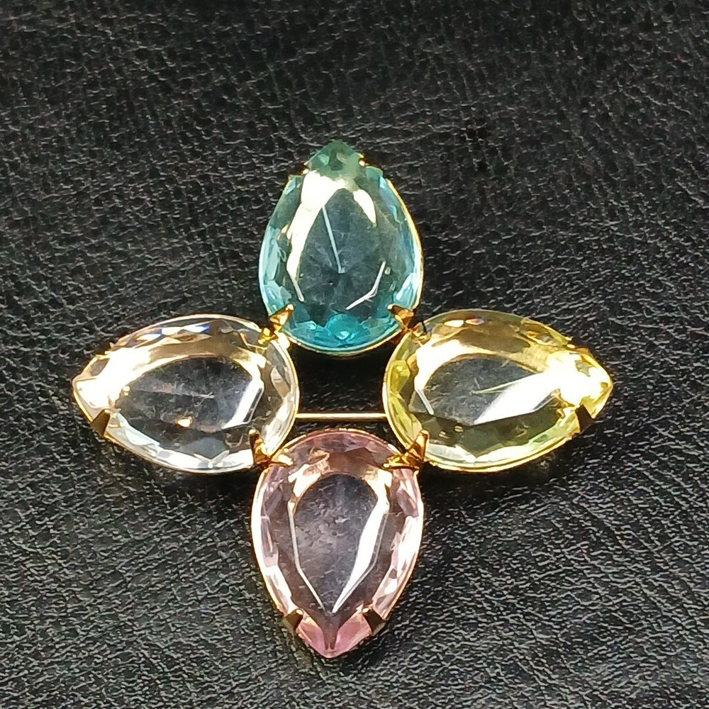 Vintage AVON Pastel Lucite Stone Pin Brooch. 12-836