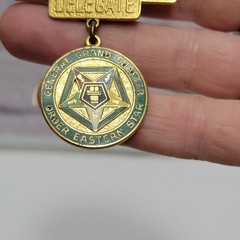 VTG 70s Eastern Star General Grand Chapter 34th Triennial Assembly Pin Goldtone