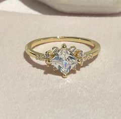 🌸Elegant Vintage or Antique Style Princess Cut Petite Cz Diamond band