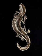 Gold Tone Black Accent Textured Metal Lizard Salamander Brooch 3.5 In Black Eyes