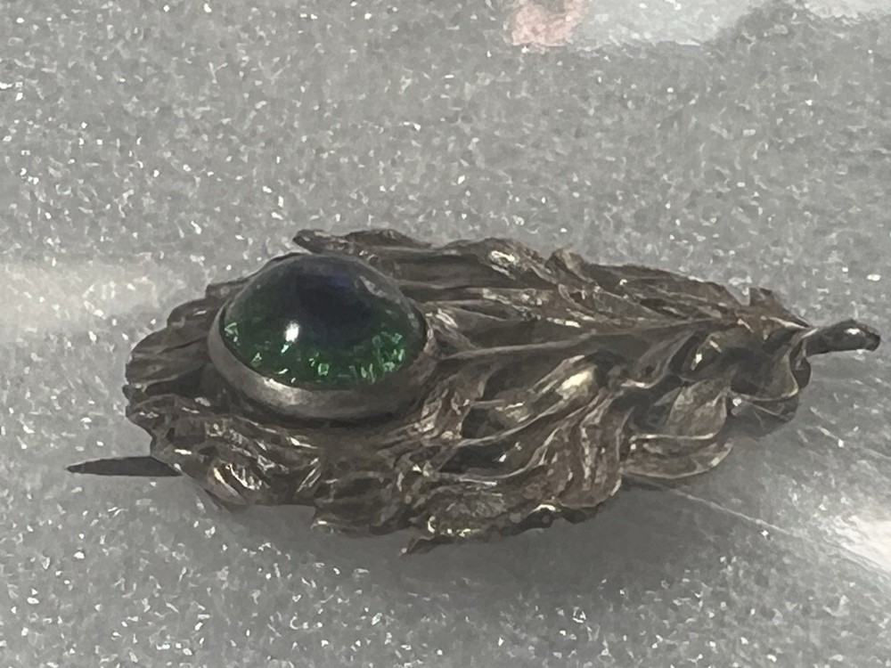 antique sterling peacock feather brooch “peacock eye” glass cabochon Bohemia