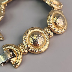 Vintage Monet Bracelet Round Linked Gold Tone 6.75″