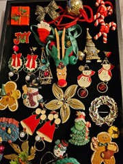 Christmas COSTUME JEWELRY & Things for Repurposing, or Craft Making. #110