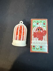 Vintage Avon Bobbin Robin Collectible Pin Pal – New Never Worn Full