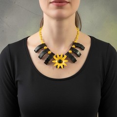Black Eyed Susan Bakelite Necklace, Bib Necklace