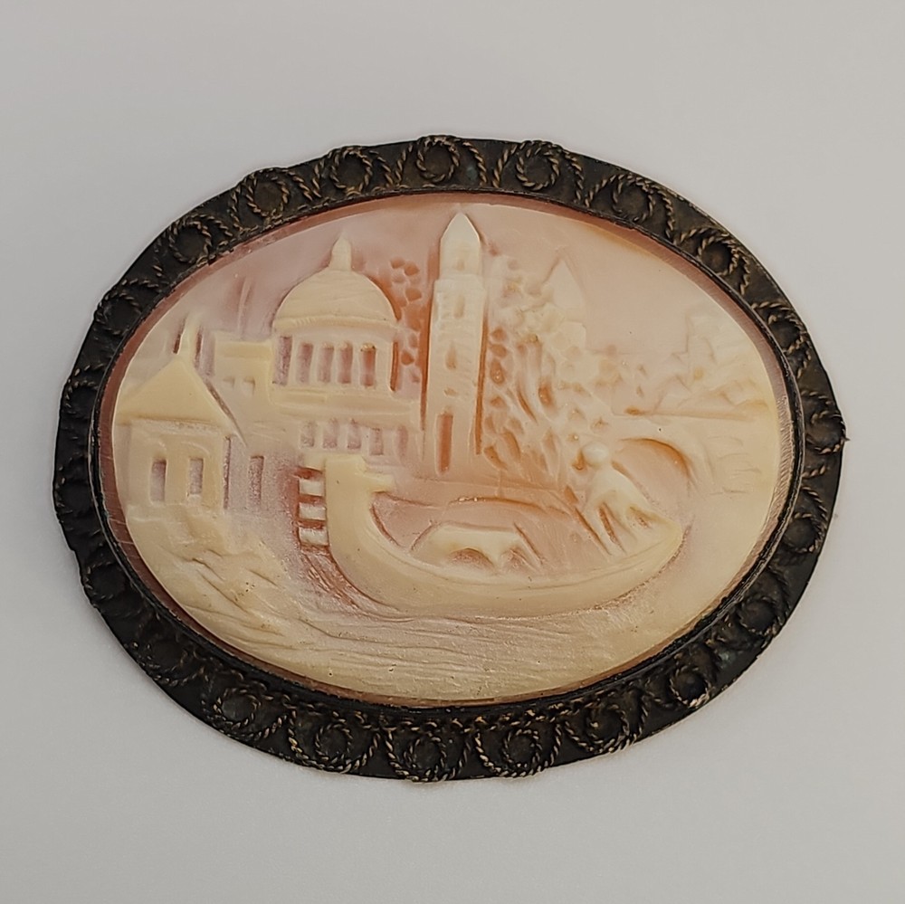 Rare vintage Cameo STERLING Brooch With Unique City Scene (1 of 1)