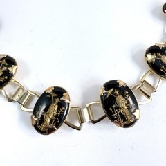 Vintage Reversed Intaglio Cameo Style Glass Cabochon Asian Figural Bracelet 7”