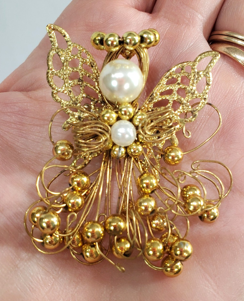 Vintage Gold Tone Wire Christmas Angel Pin Brooch Faux Pearls