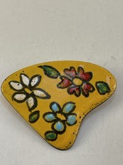 Vin. MCM Italian Enamel on Copper Brooch & Clip Earrings Set Yellow Floral Italy