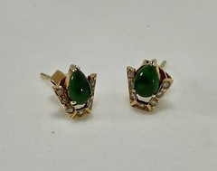GIA certified a set omphacite jade & diamon worman’s ear ring. GIA 鉴定辉玉（墨翠）耳钉