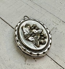 Antique Victorian Locket Raised Ivy Leaf Grape Aesthetic Silver Tone Pendant