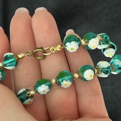 Vintage Teal Sea Blue Green Glass Beaded Floral White Daisy Flower Bracelet 7″
