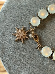 Vintage Beautiful Pale Green Button Disc Bracelet GV9 Marked