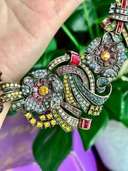 Stunning Lavintage Multicolor Rhinestones Flower Necklace