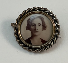 Antique Silver Tone Round Photo Picture Brooch Pin 1″ Mixed Metals