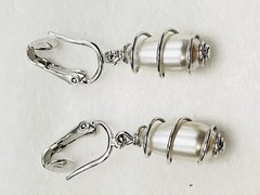 Sarah Coventry Dangle Tear Drop Caged Faux Pearl Silver Tone Clip on Earrings