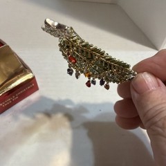 2008 Vintage Avon Christmas Tree Pin In Box Ship 5.00 2C