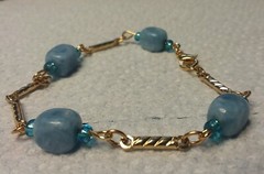 MaryBee Jewelry: 7 3/4″ Gold Tone Bracelet 01-01-2021 (A)