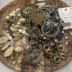 Vintage -Now Good Quality Jewelry Lot Wear Sell Repurpose V91 Most Signed