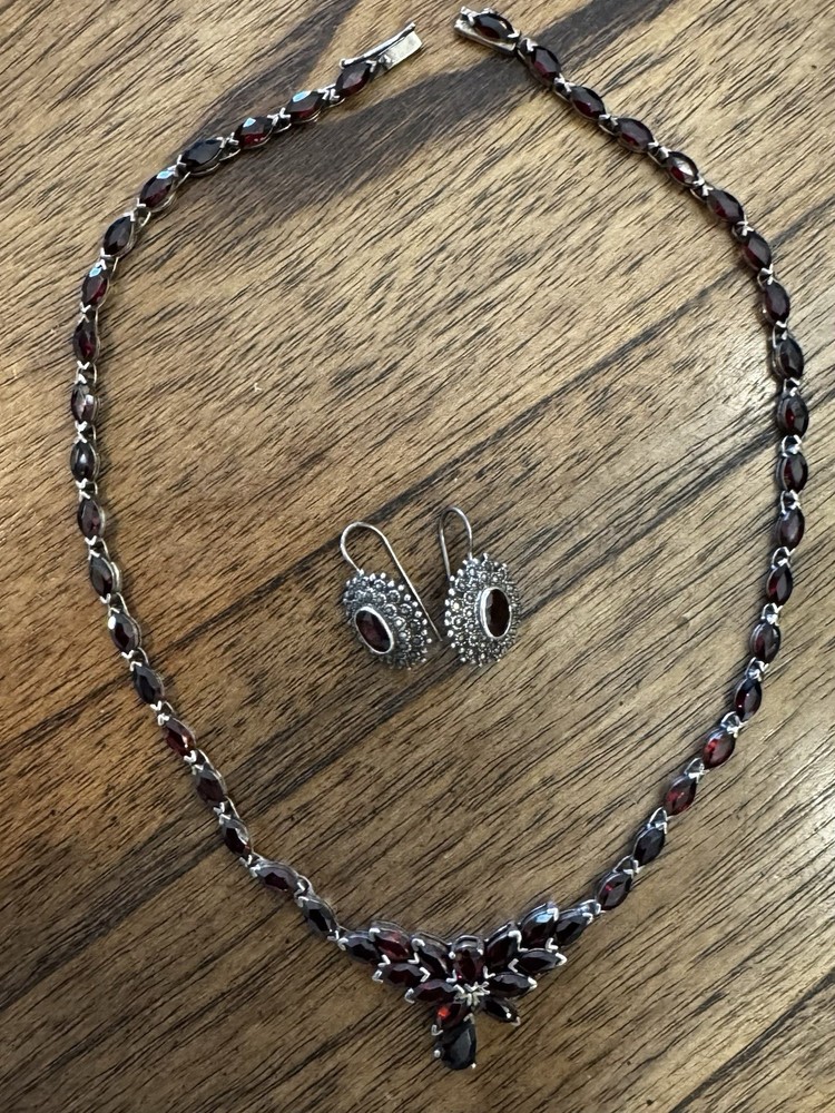 Vintage 925 Sterling Silver Garnet (deep red) Necklace Earrings Set